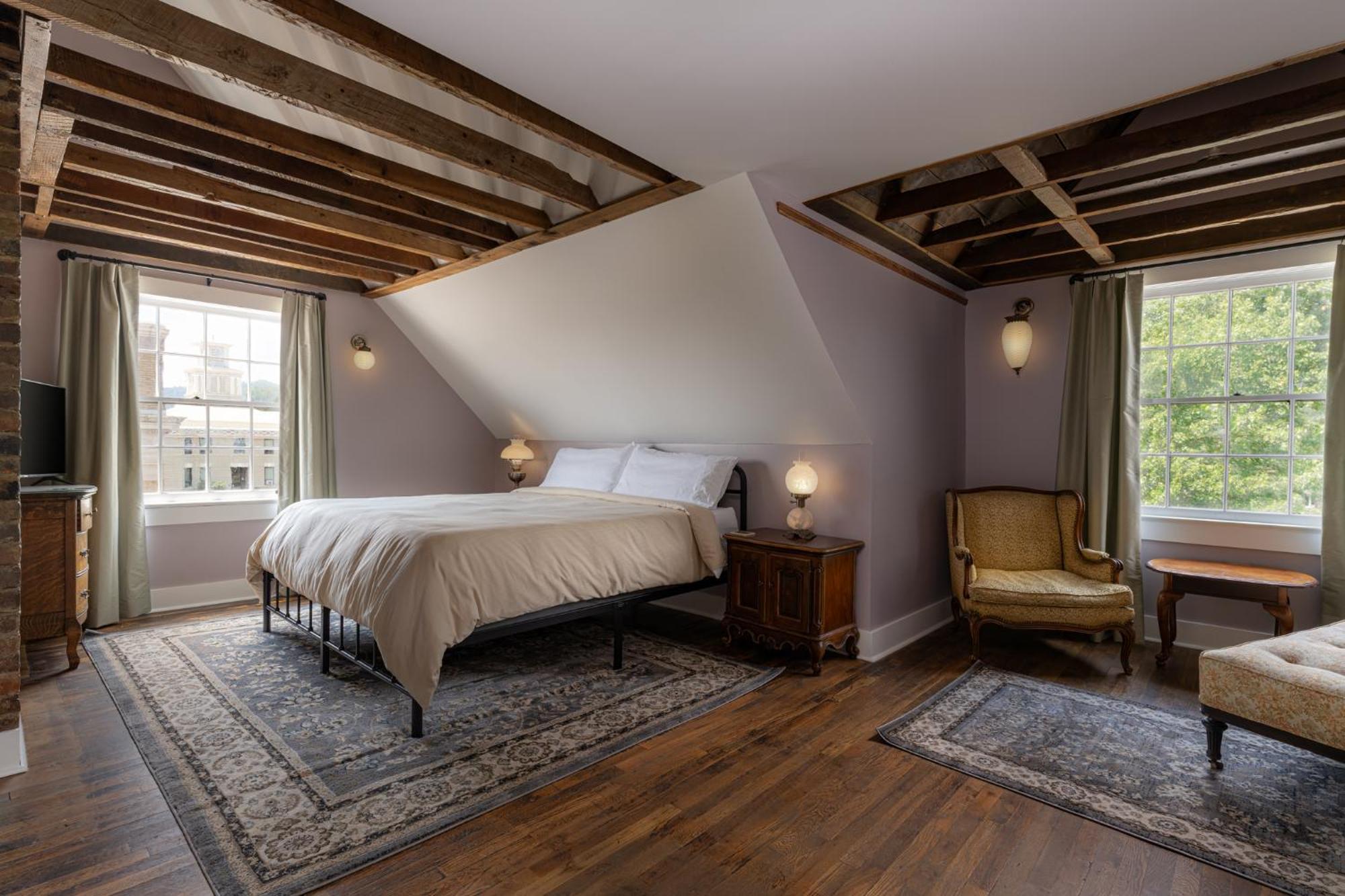 The Nuwray Hotel & Carriage House Burnsville Eksteriør bilde