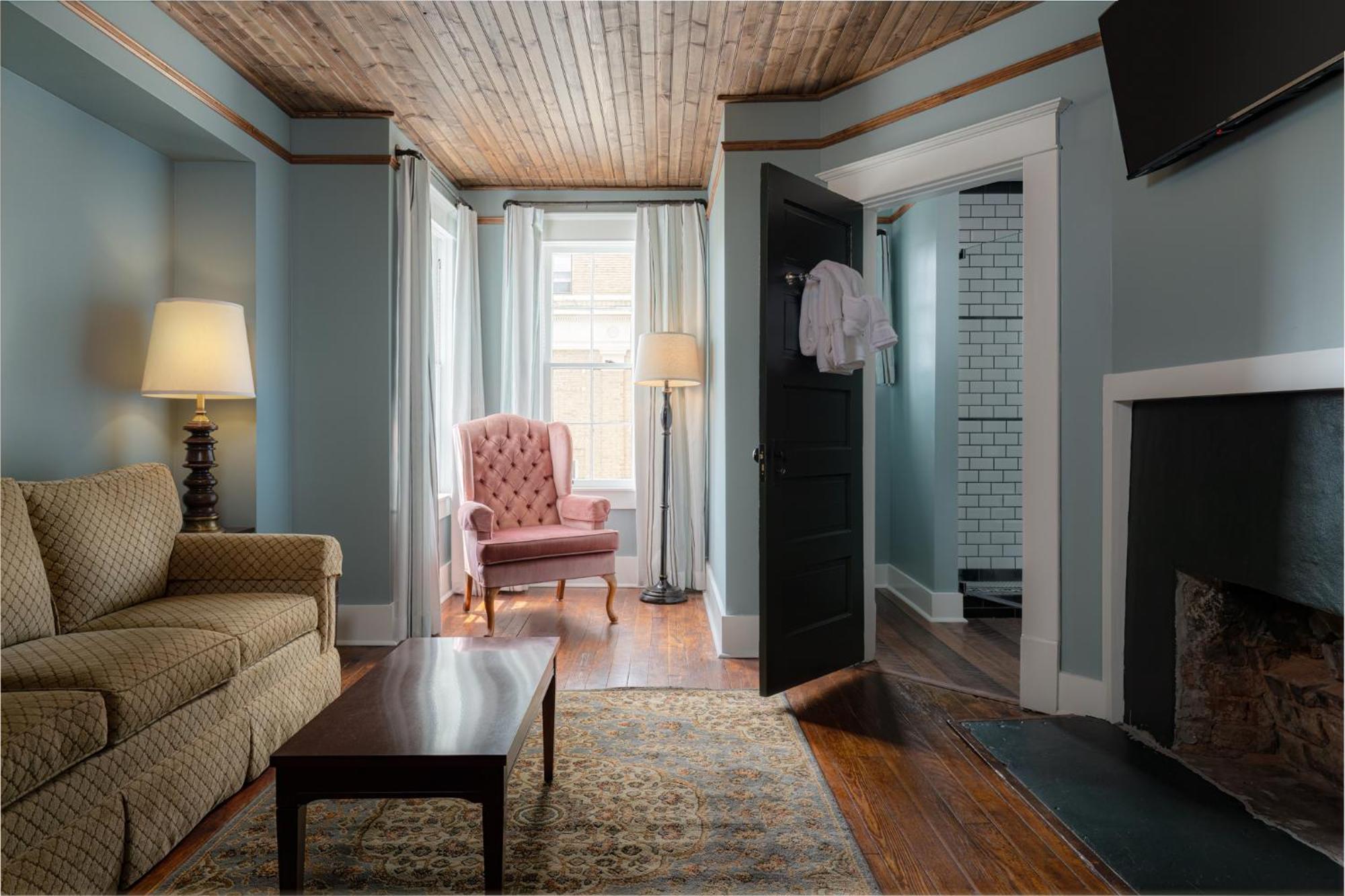 The Nuwray Hotel & Carriage House Burnsville Eksteriør bilde