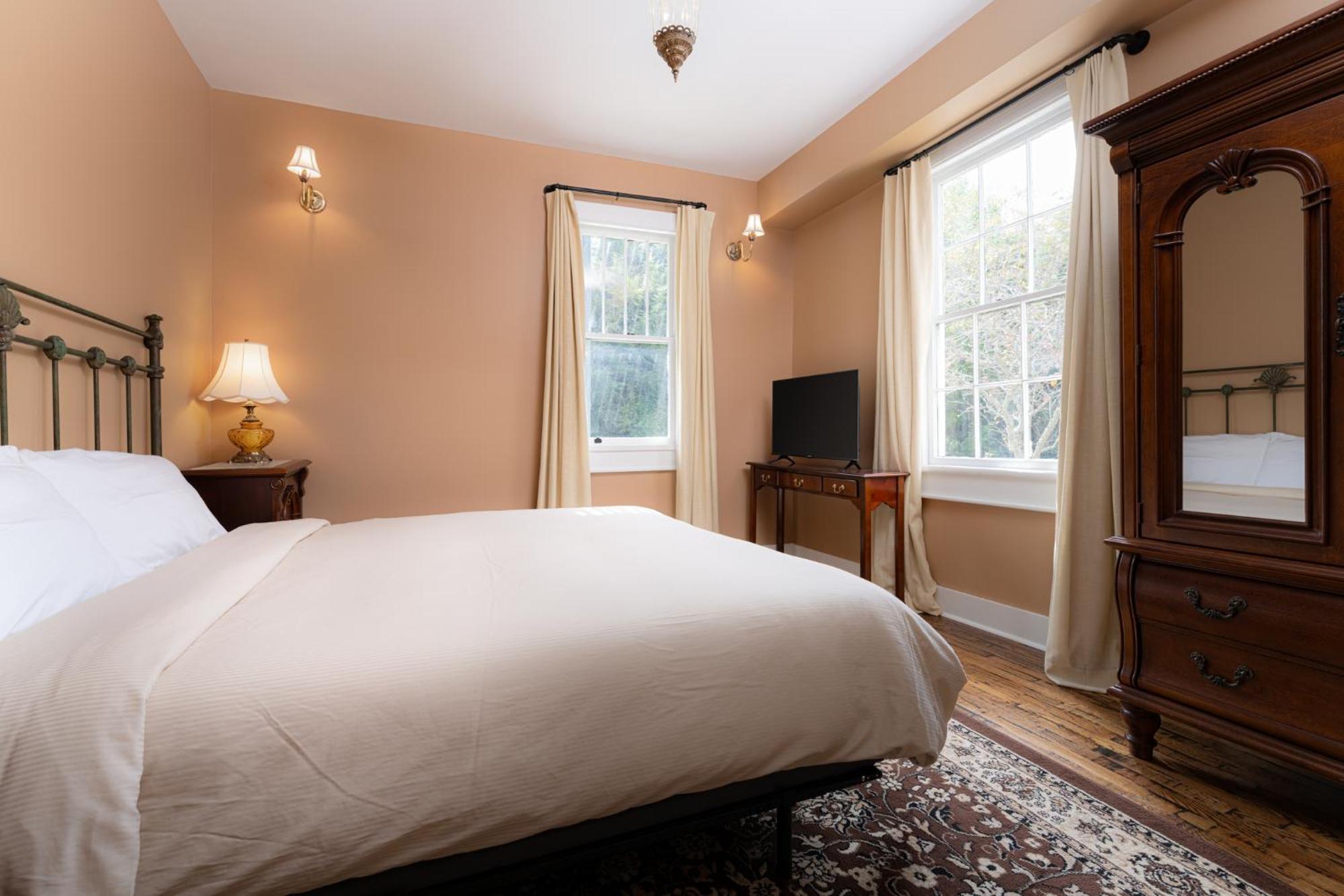 The Nuwray Hotel & Carriage House Burnsville Eksteriør bilde