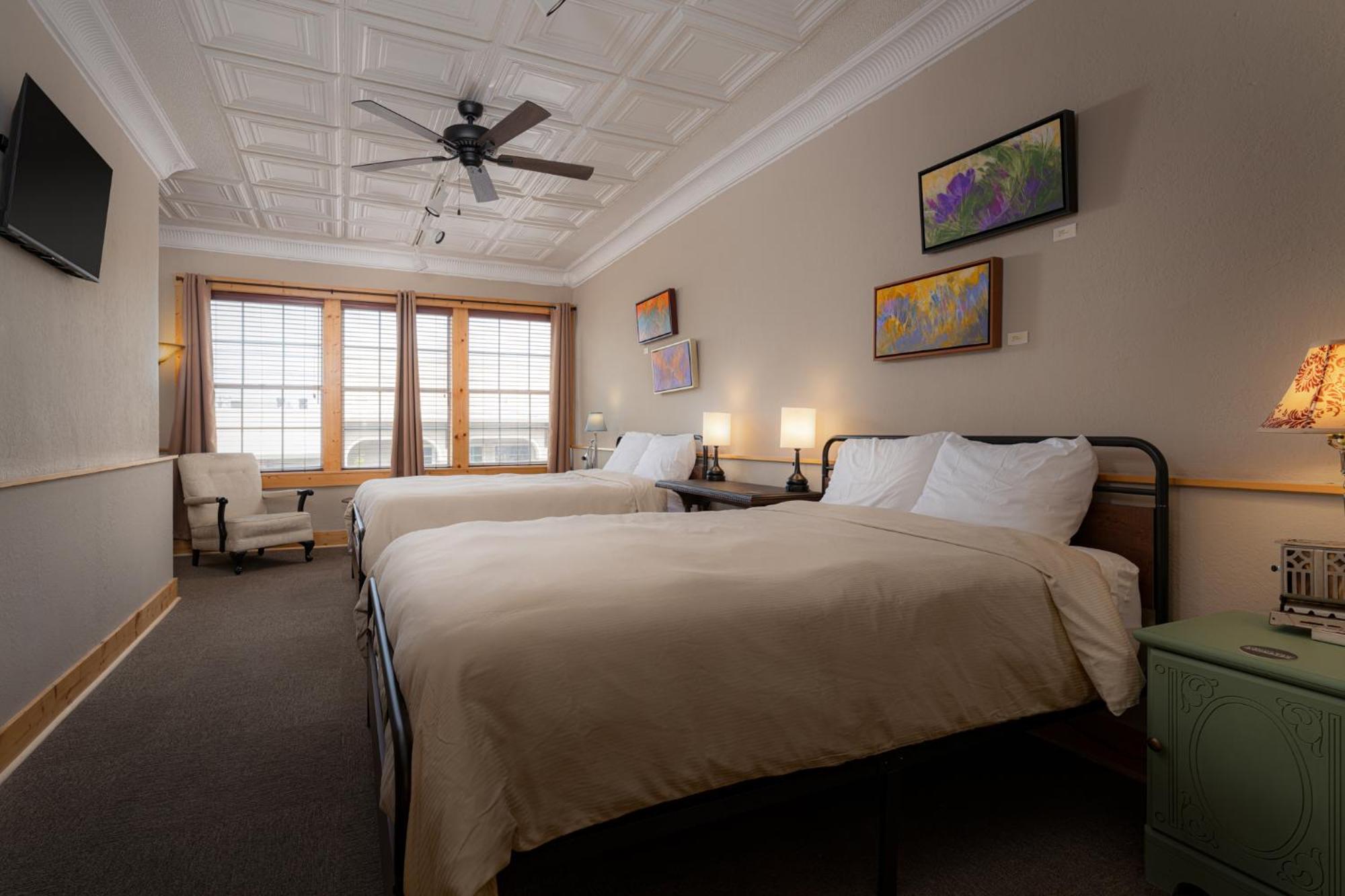 The Nuwray Hotel & Carriage House Burnsville Eksteriør bilde